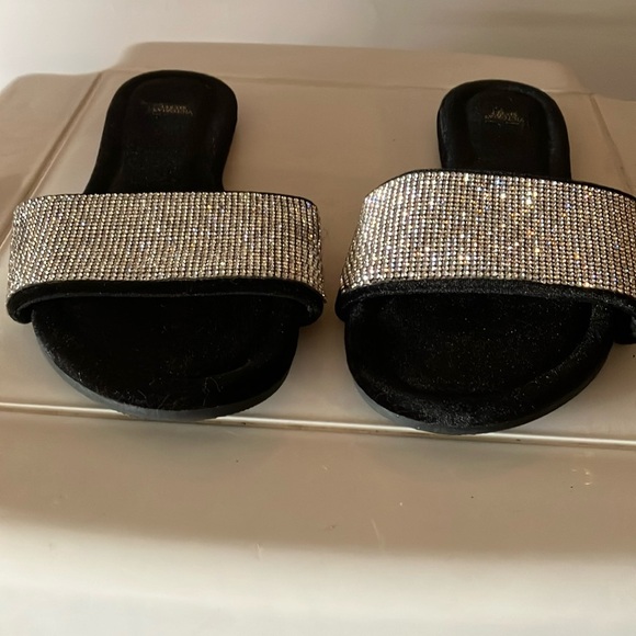Womens Victoria Secret Sz M Blingy Open Toe Flat Sandals/Slippers Black Velvet - Picture 1 of 6